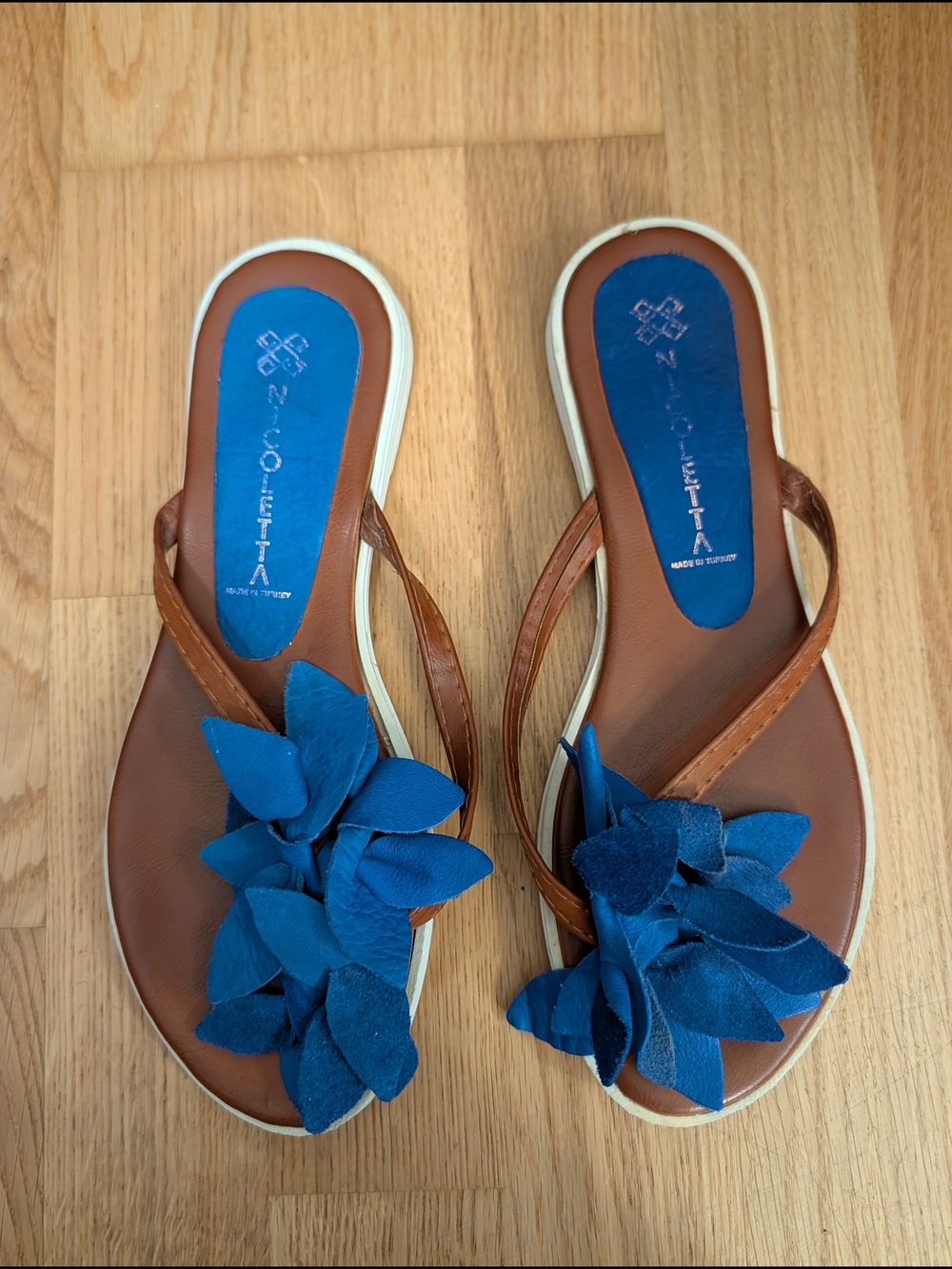 Blue Floral Leather Thong Sandals by Zalo-etta